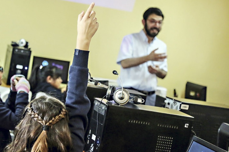 Investigacion De La Ucn Mide Estres Laboral En Docentes De Sistema Escolar Noticias Ucn Al Dia Universidad Catolica Del Norte